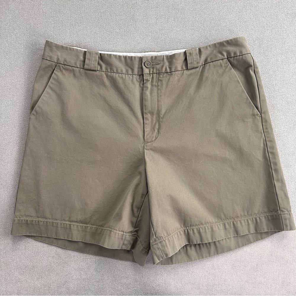 GAP Women’s Vintage 2005 Khaki Shorts. Size 14.